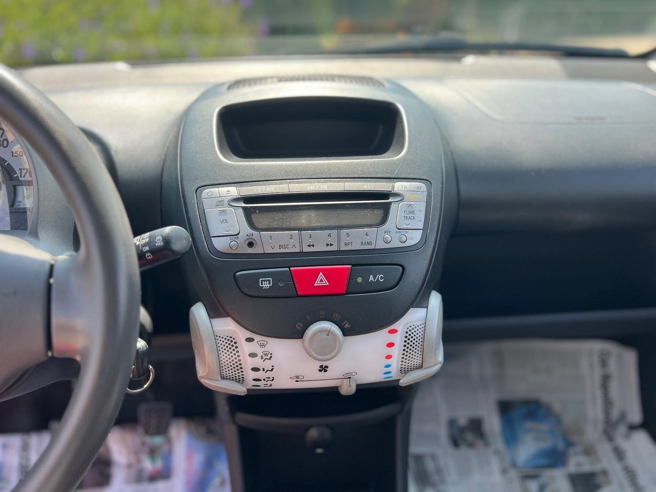 Peugeot 107 1.0 68CV 3p. SOLI 25.000KM