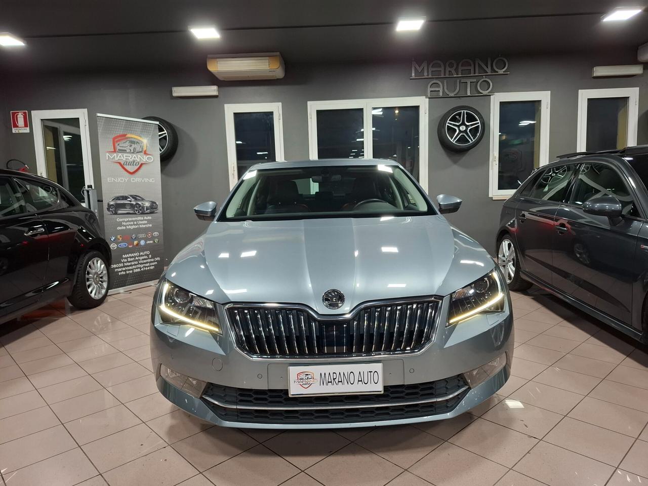 Skoda Superb 2.0 TDI Berlina