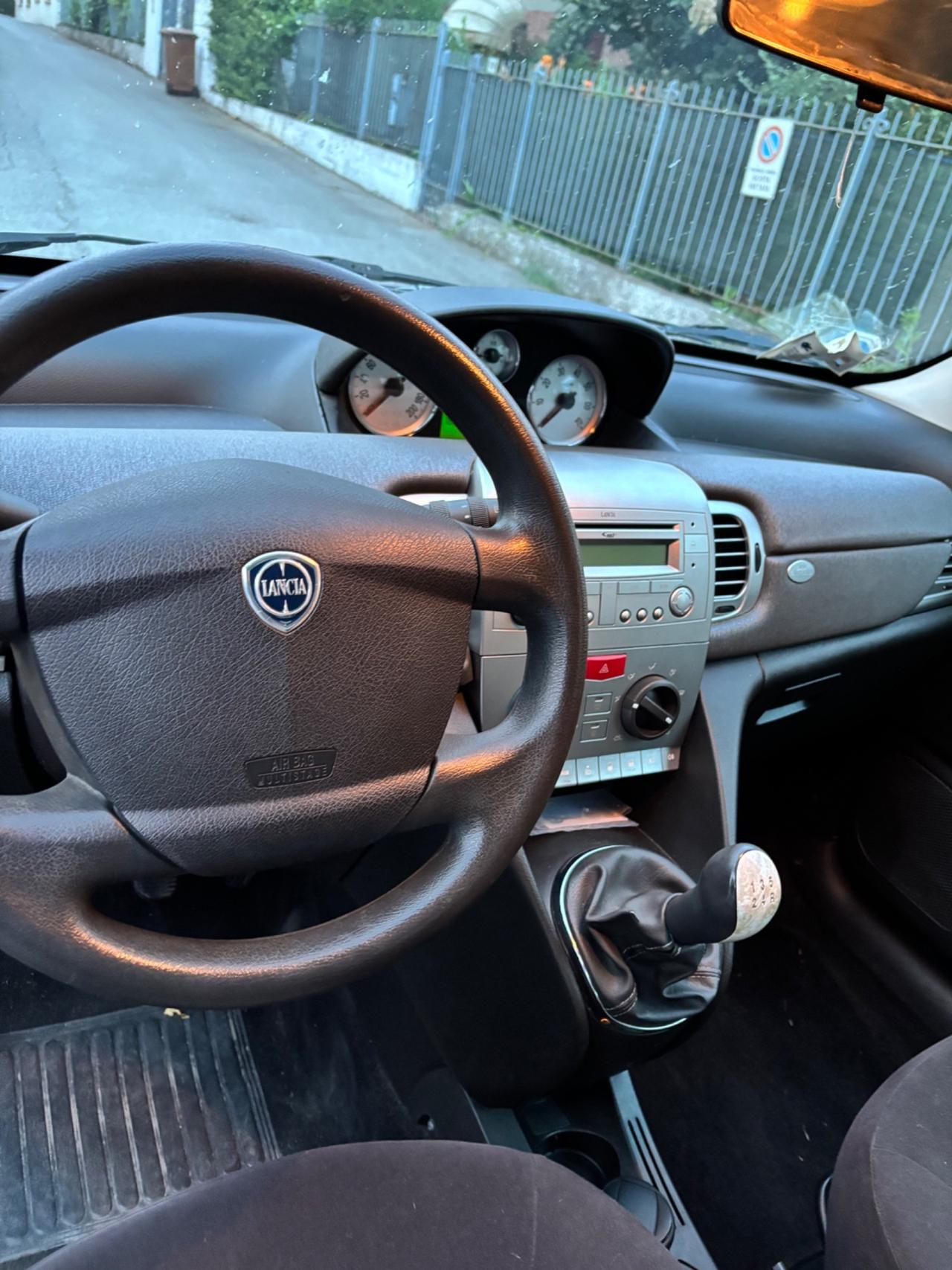 Lancia Ypsilon 1.3 MJT 75 CV E-Collection