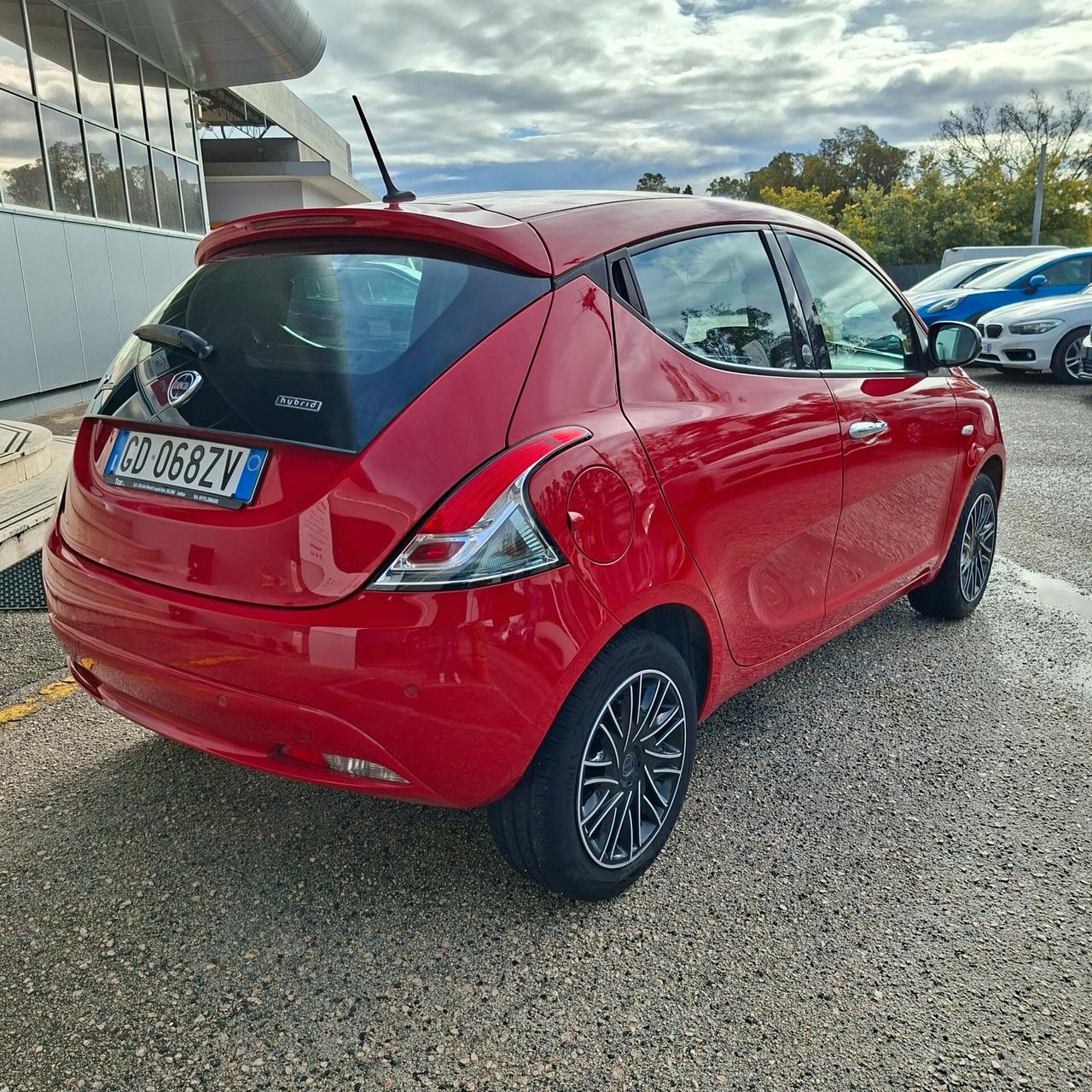 Lancia Ypsilon 1.0 Bz 70 Cv Hybrid Gold