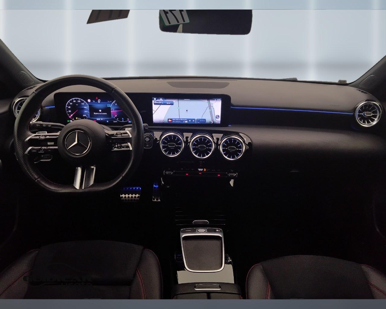 Mercedes-Benz Classe A - W177 2018 - A 180 d Premium auto