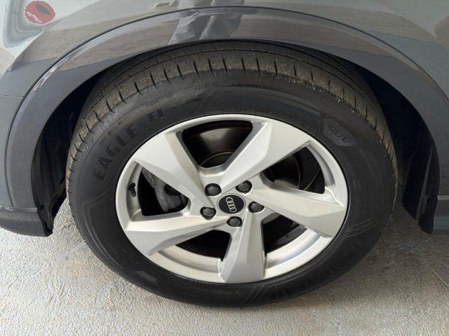 AUDI Q3 35 TDI Business Advanced