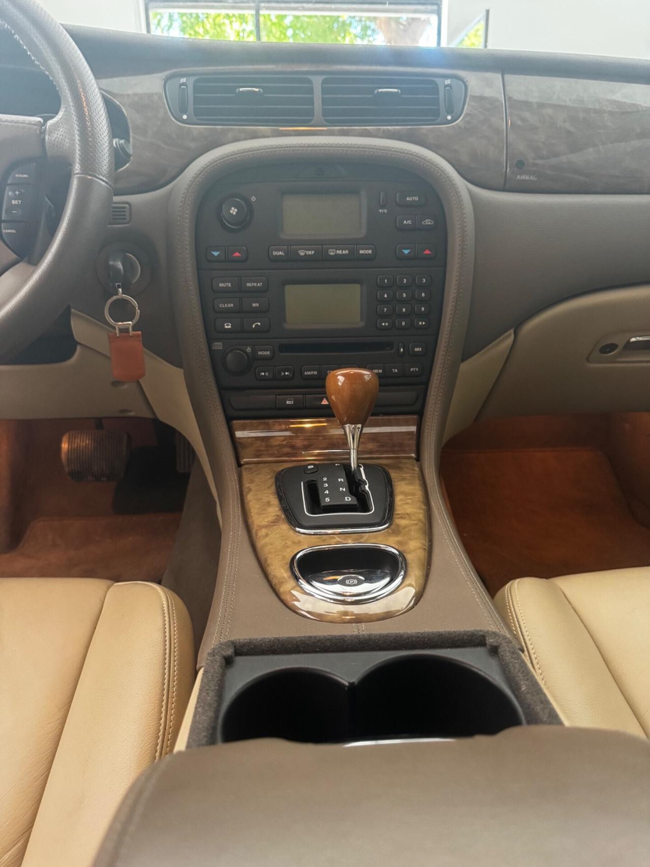 Jaguar S-Type 2.7 diesel V6 Executive