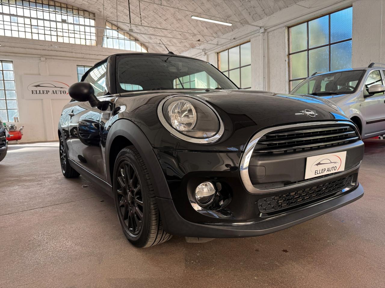 Mini One Cabrio 1.5 - SERVICE MINI