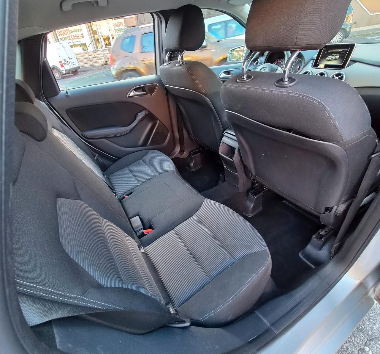 Mercedes-benz B 180 d Premium