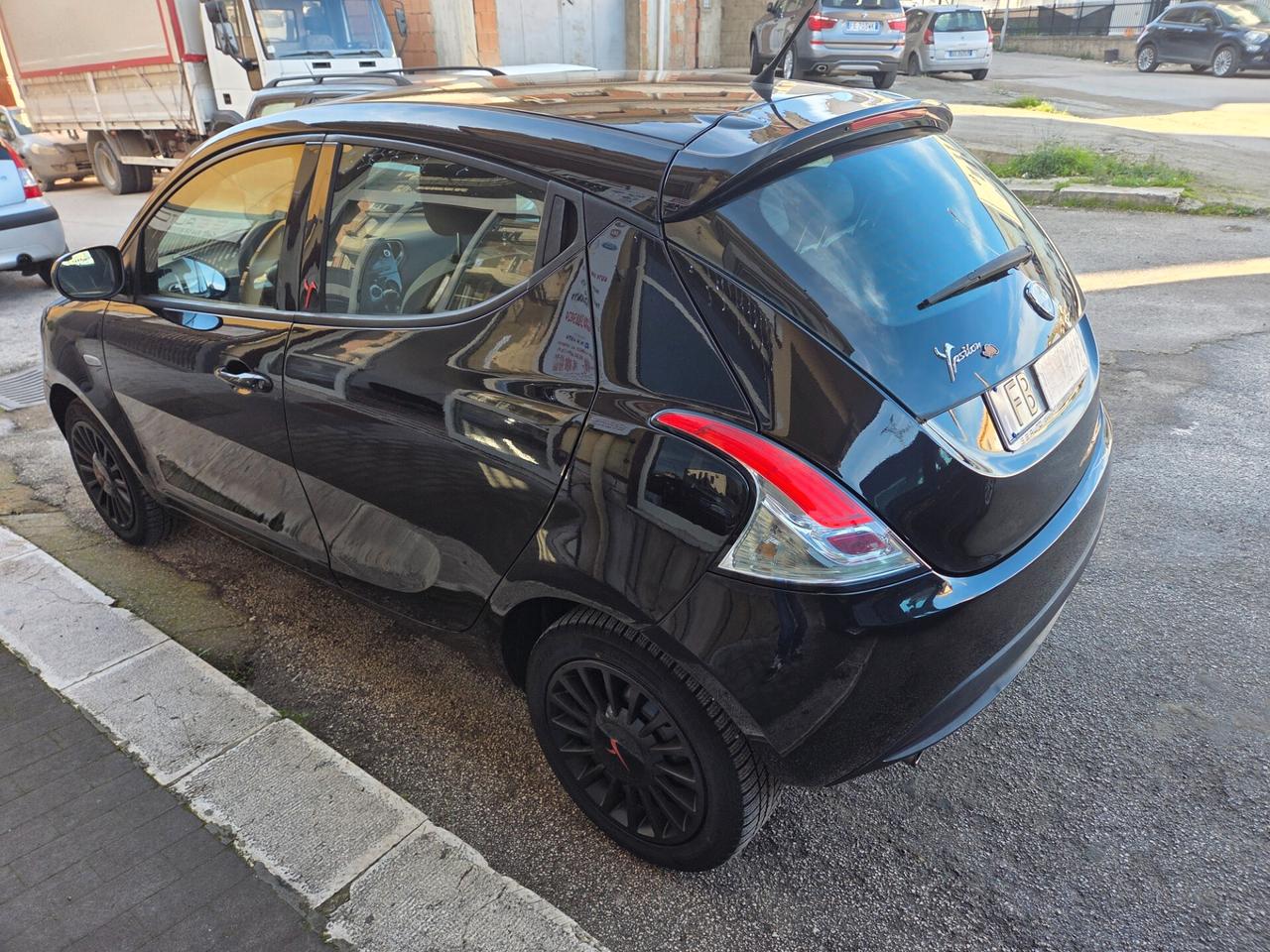 LANCIA YPSILON 1.2 BENZINA 70 CV GPL KM 99000 CERTIFICATI