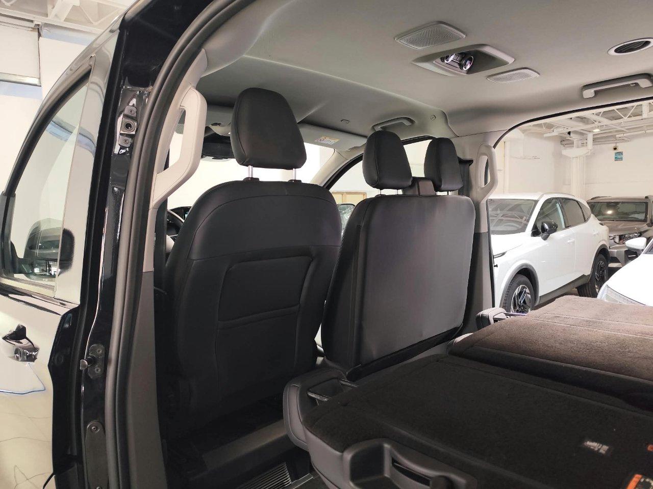 VOLKSWAGEN T7 Caravelle e-Caravelle Window Short Life electric 160kW 340 cv automatic 3100mm
