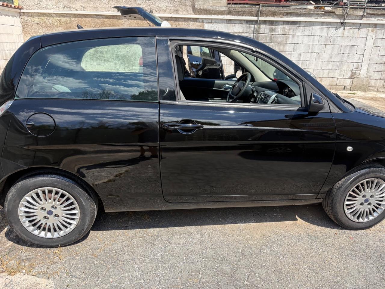 Lancia Ypsilon 1.2 Argento