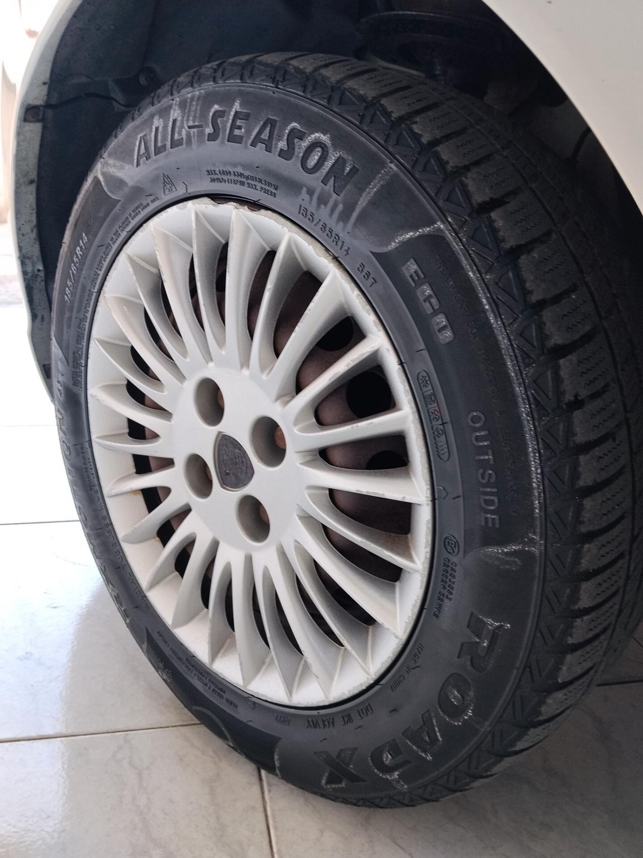Lancia Ypsilon 1.4 benz/GPL CON GARANZIA