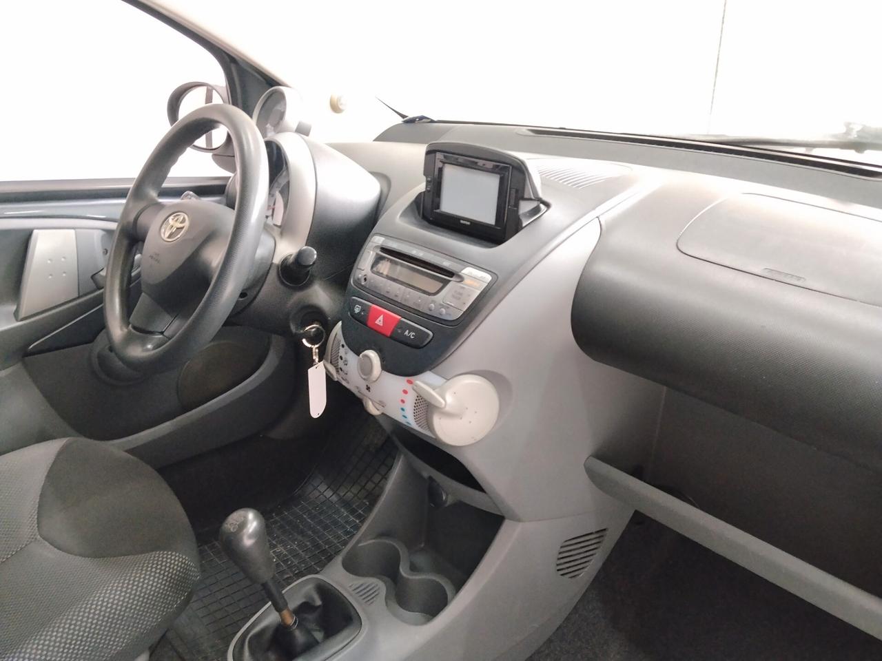 Toyota Aygo 1.0 benzina 2011 CON GARANZIA