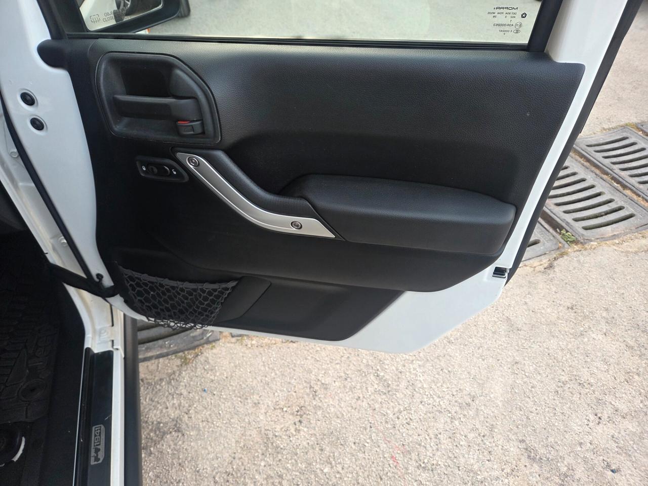 JEEP WRANGLER SAHARA 2.8 200 CV SOLI KM 109000 CERTIFIC