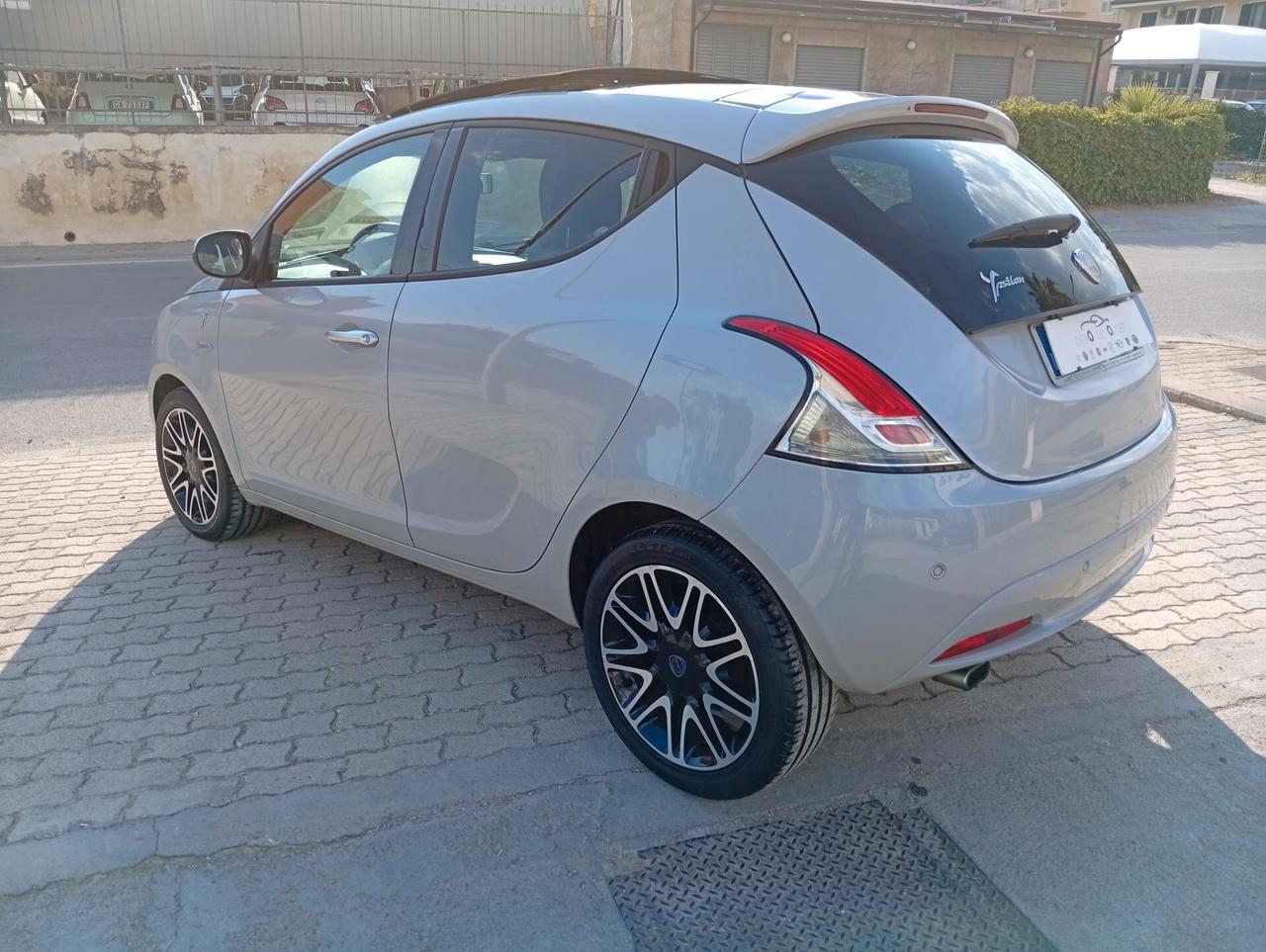 Lancia Ypsilon 1.2 69 CV 5 porte Platinum