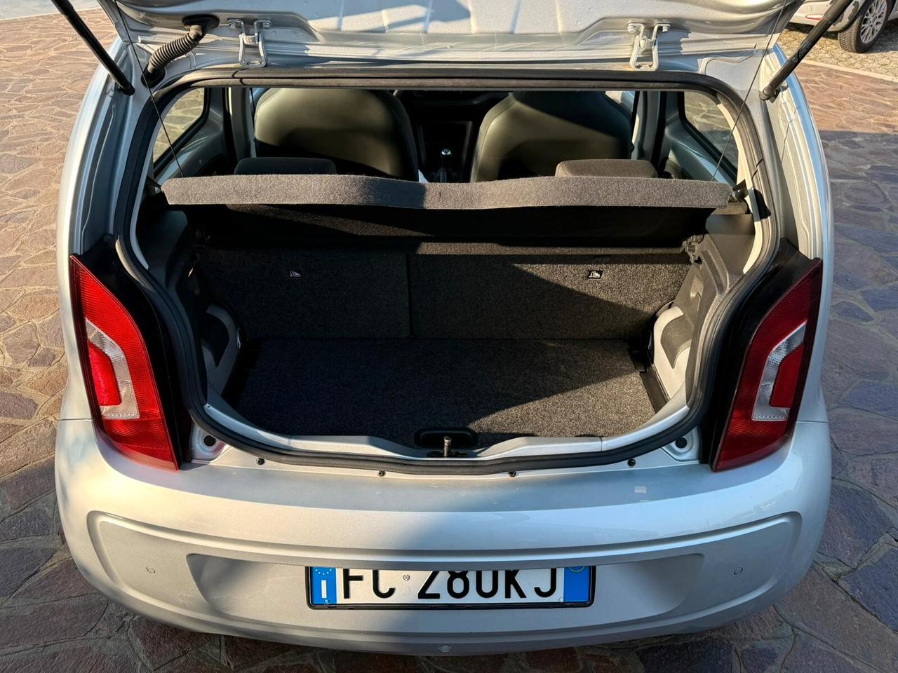 Volkswagen up! 1.0 75 cv