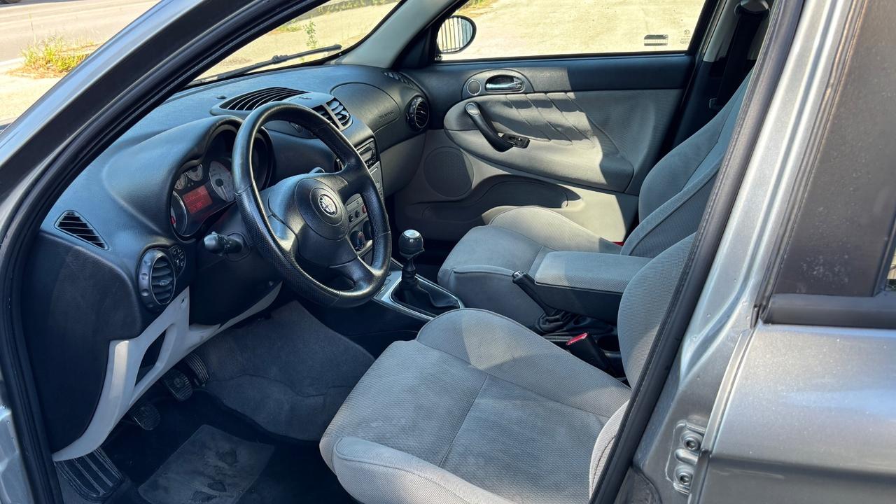 Alfa Romeo 147 1.9 JTD (120) 5 porte Distinctive