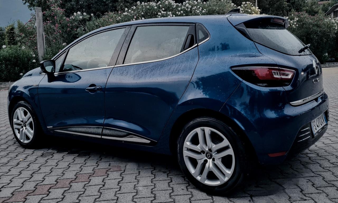 Renault Clio TCe 12V 90 CV GPL 5 porte Moschino Intens