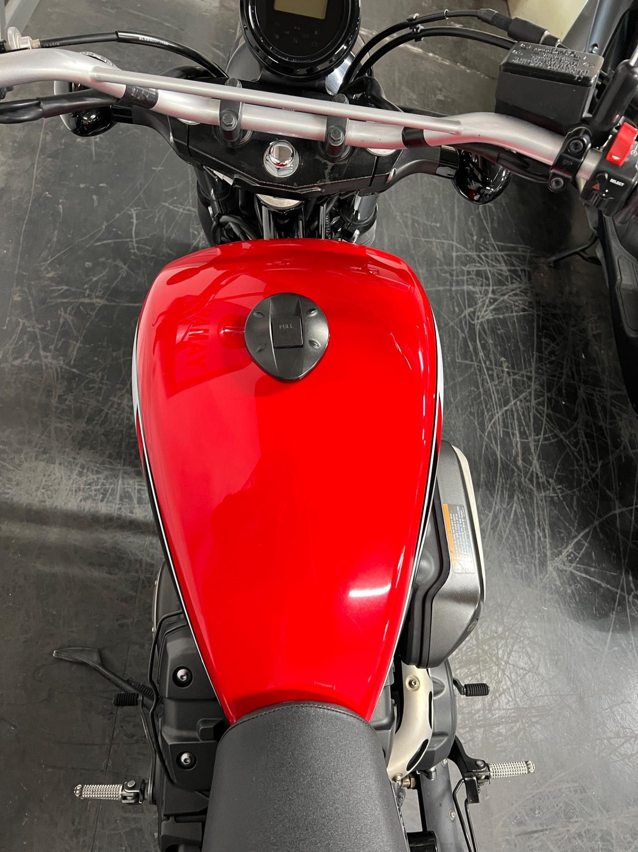 YAMAHA SCR 950