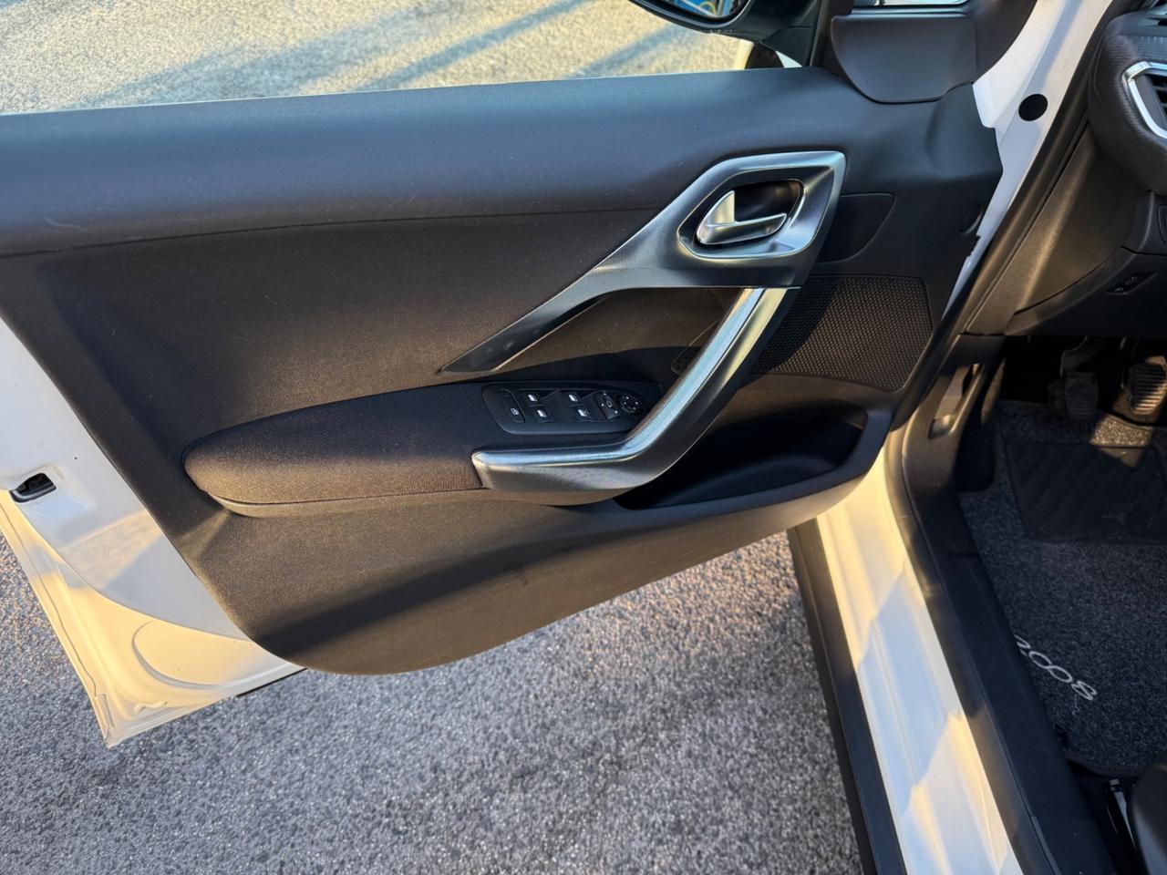 Peugeot 2008 1.6 e-HDi 115 CV Stop&Start Allure