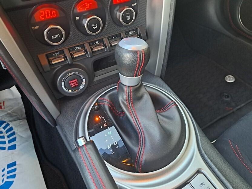 Toyota GT86 2.0 AT - 2013