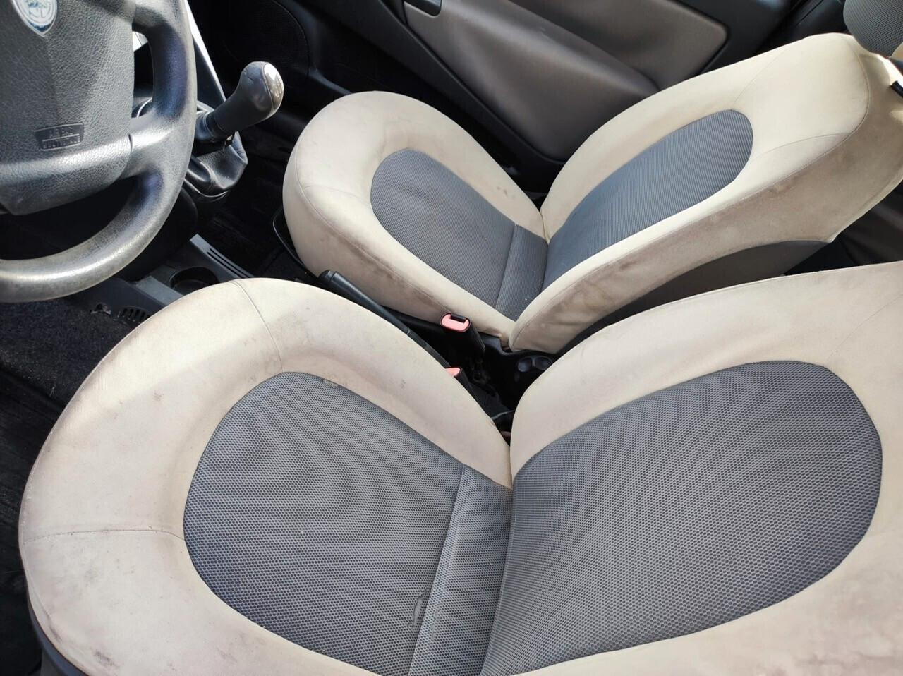 Lancia Ypsilon 1.3 MJT 75 CV Argento