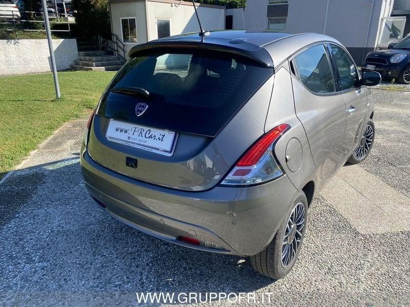 Lancia Ypsilon Ypsilon 1.0 FireFly 5 porte S&S Hybrid Platino