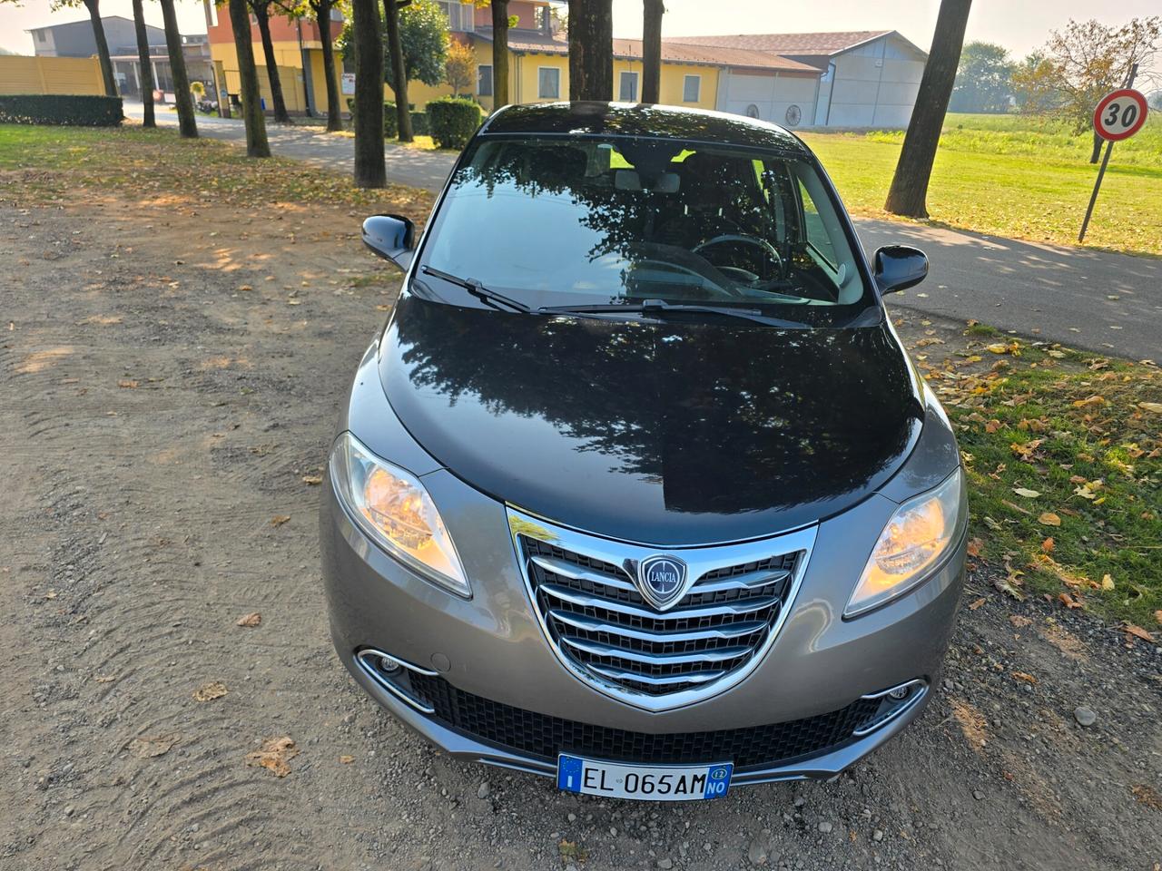 Lancia Ypsilon 1.2 69 CV 5 porte S&S Bi Color