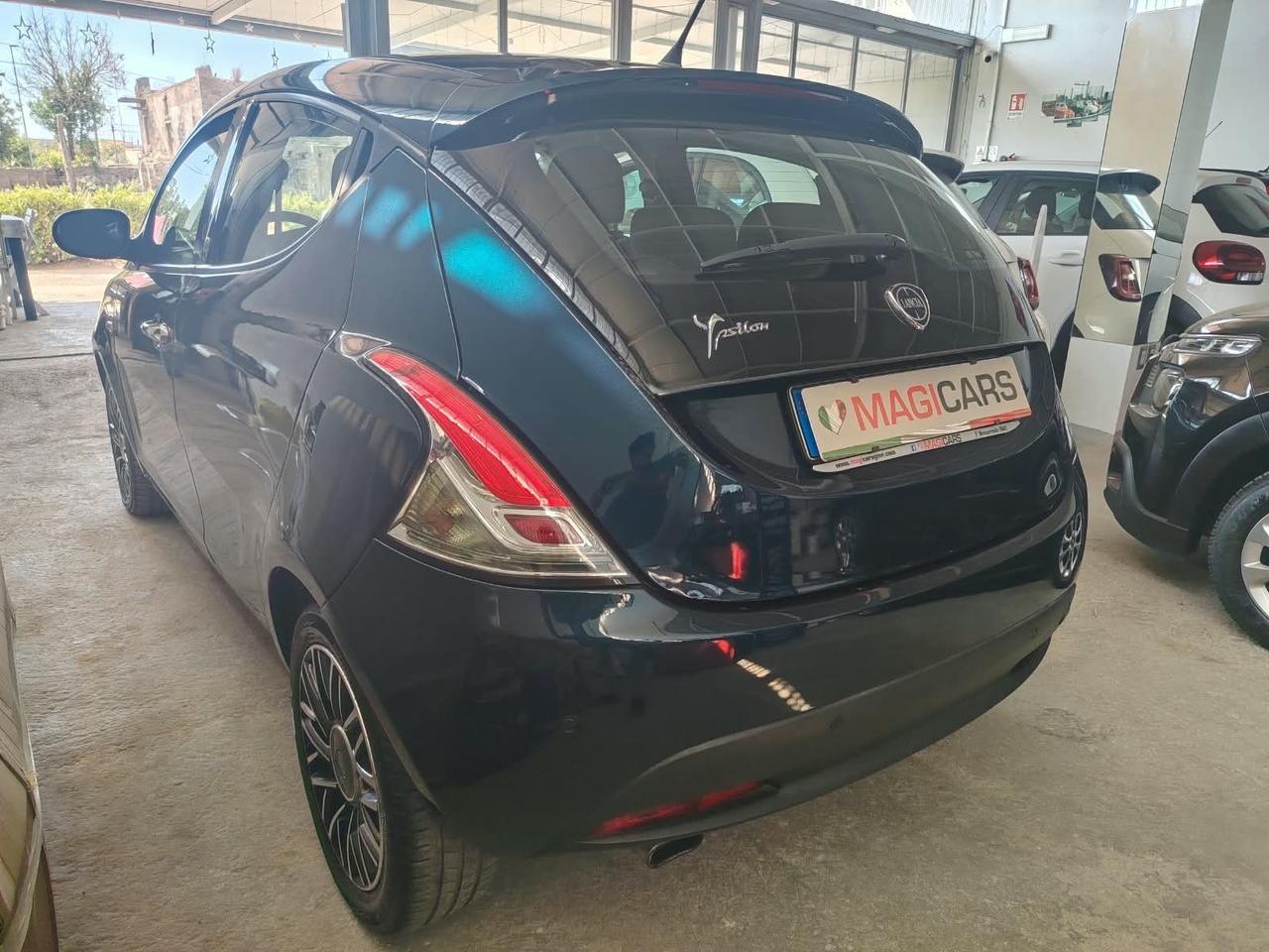 Lancia Ypsilon 1.3 MJT 16V 95 CV 5 porte S&S 30th Anniversary