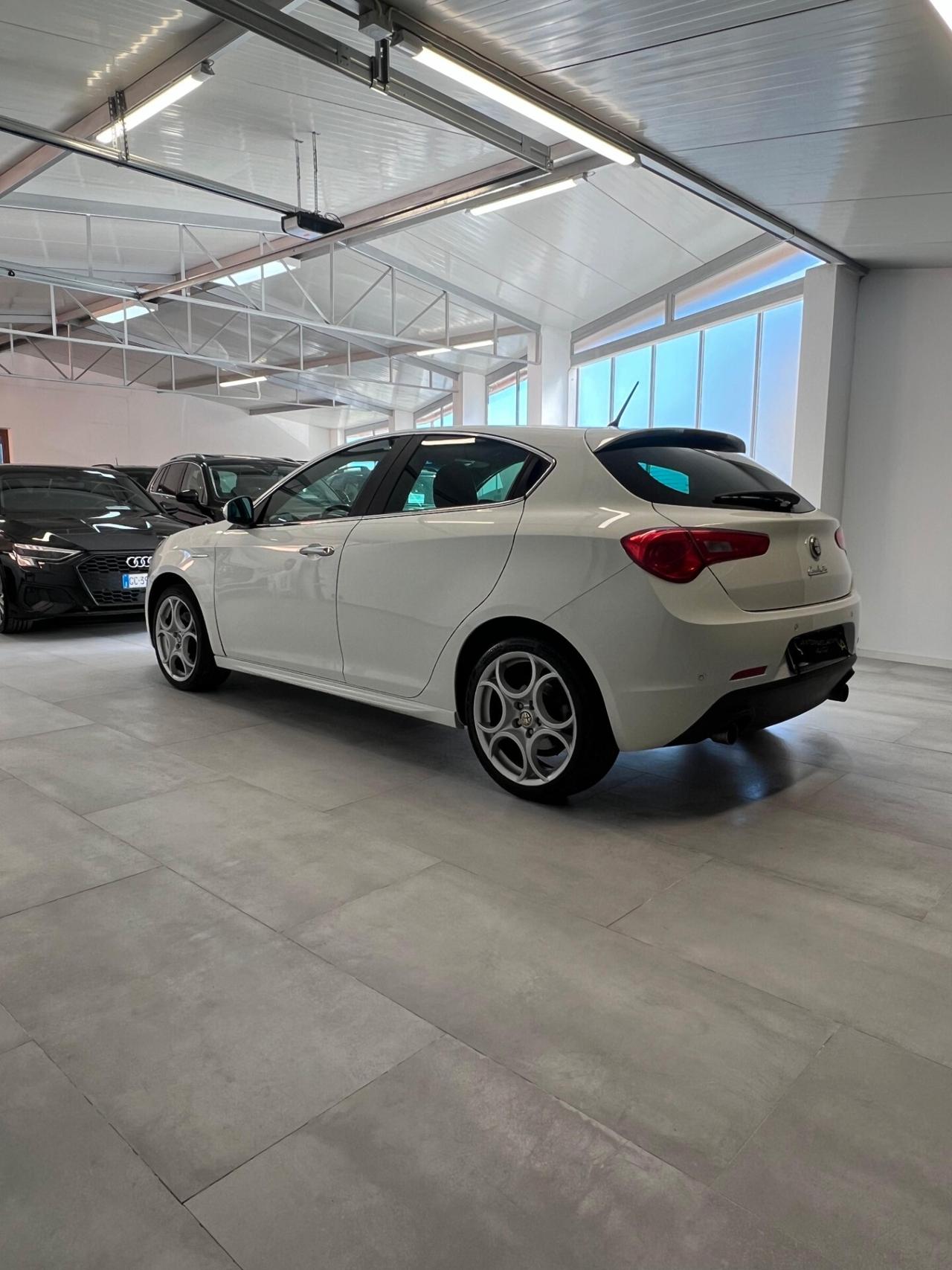 Alfa Romeo Giulietta 2.0 JTDm-2 140 CV Distinctive