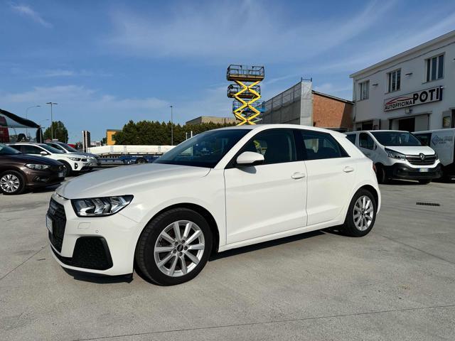 AUDI A1 citycarver 30 TFSI Identity Contrast