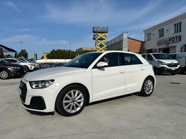 AUDI A1 citycarver 30 TFSI Identity Contrast