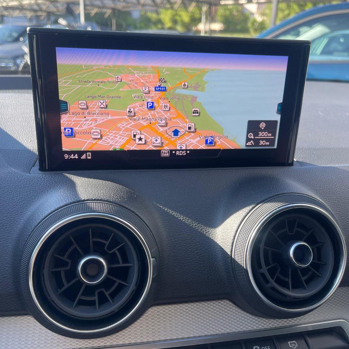 AUDI Q2 IDENTITY BLACK S-TRONIC