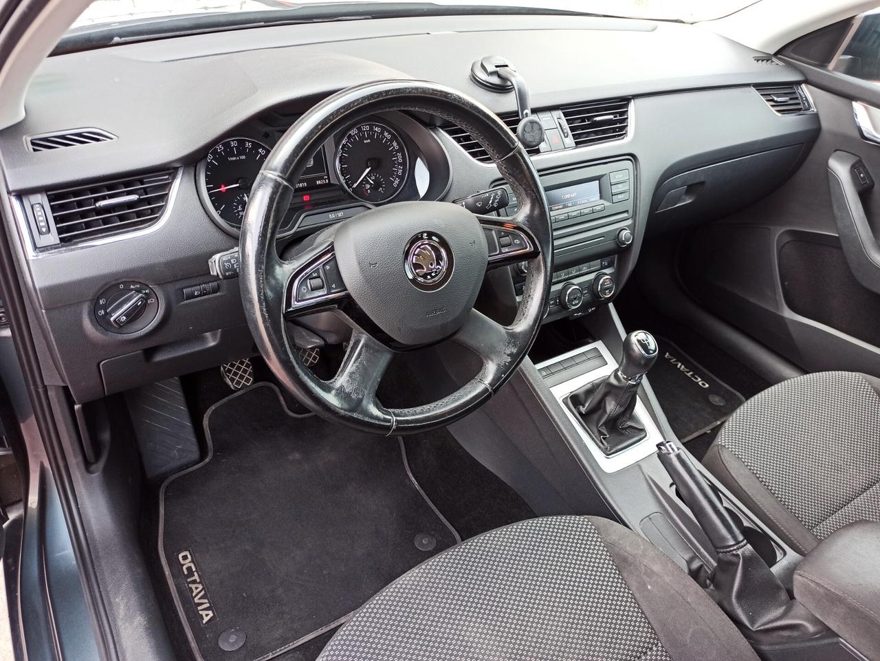 Skoda Octavia 1.6 TDI CR 105 CV Wagon Ambition