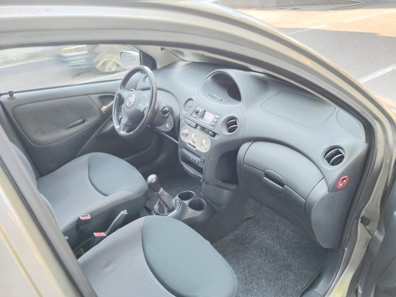 Toyota Yaris 1.0i 16V cat 5 porte KM 130 IDEALE PER NEO PATENTATI A 2.499 EURO