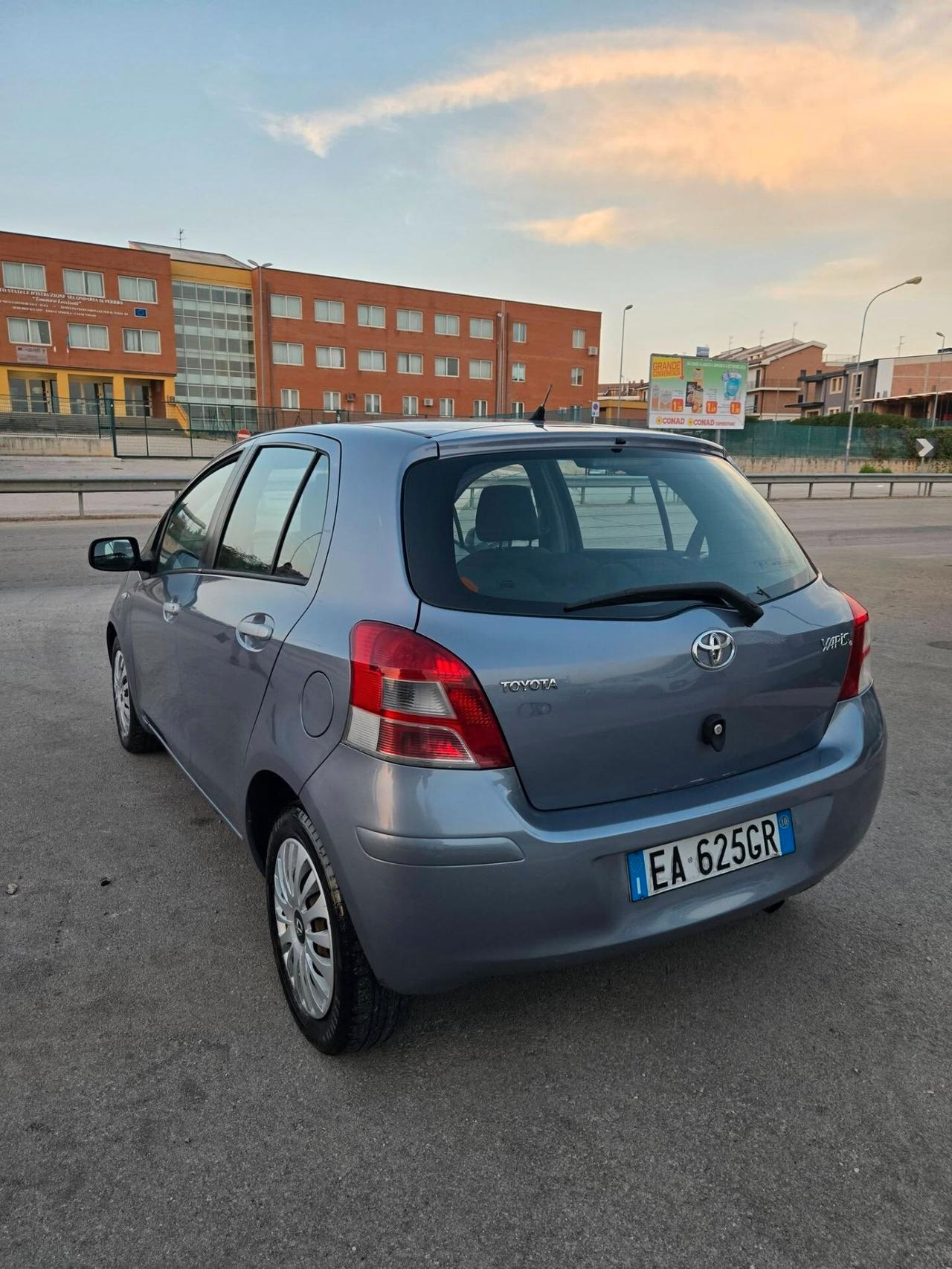 Toyota Yaris 1.3 5 porte Sol