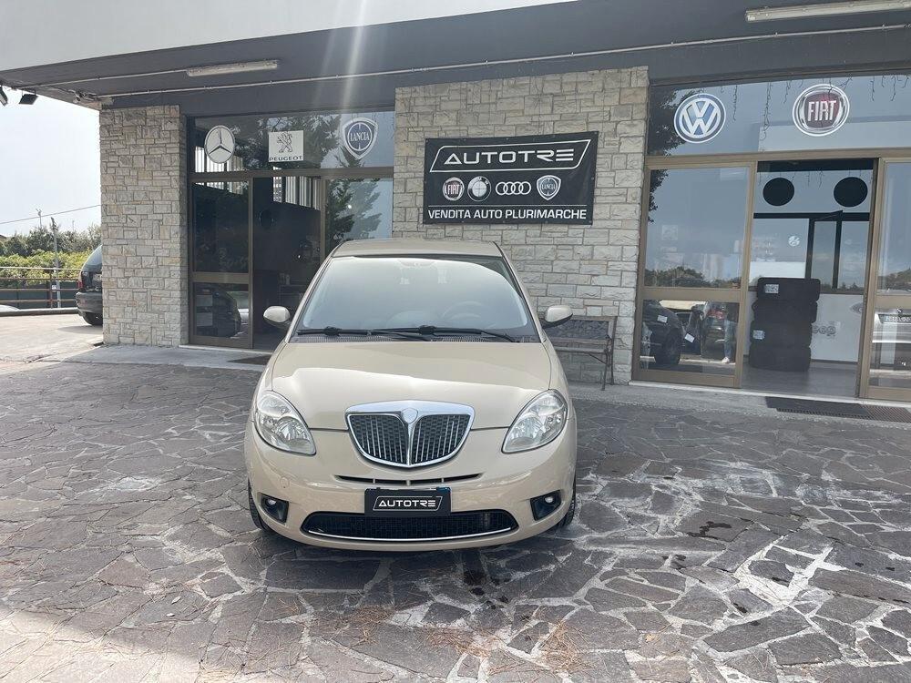 Lancia Ypsilon 1.2 Argento NEO PATENTATI