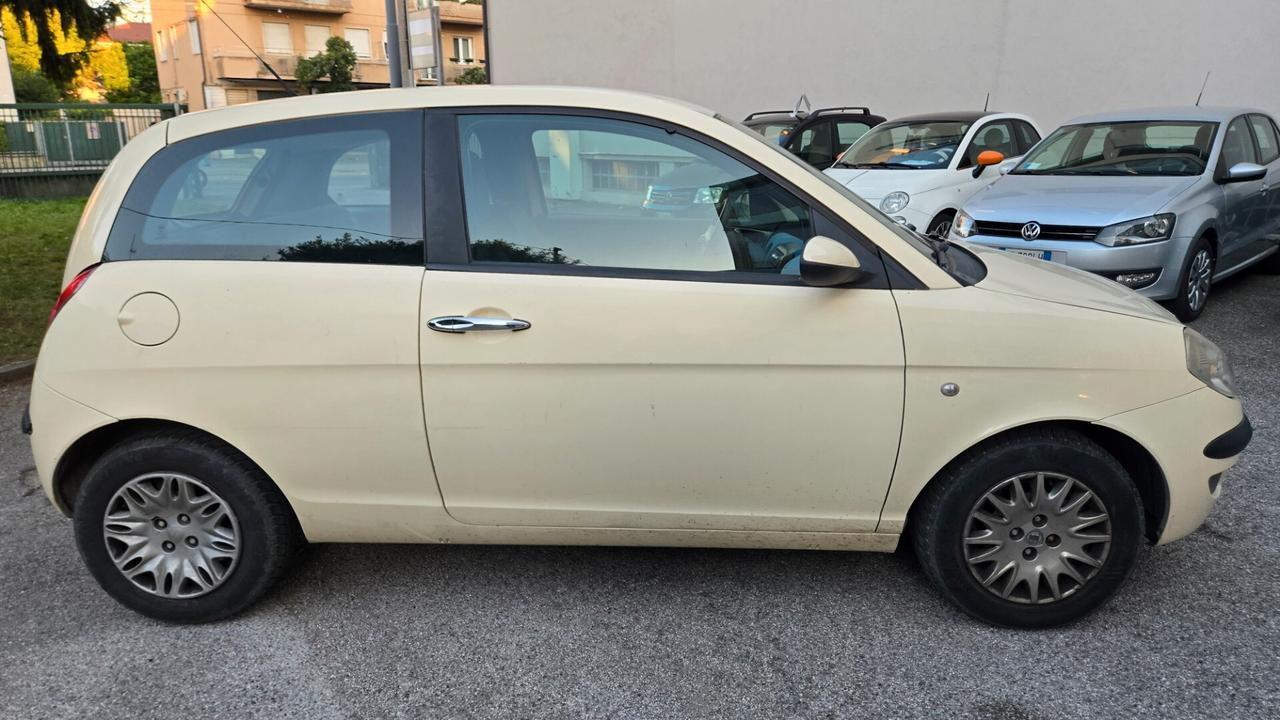 Lancia Ypsilon 1.2 Neopatentati 104600Km Euro4