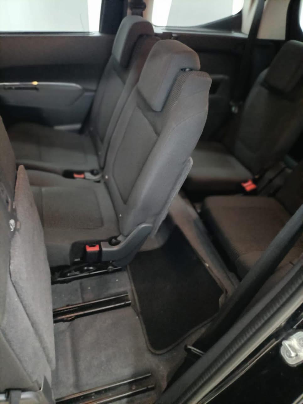 Peugeot 5008 2.0 HDi 150CV Allure