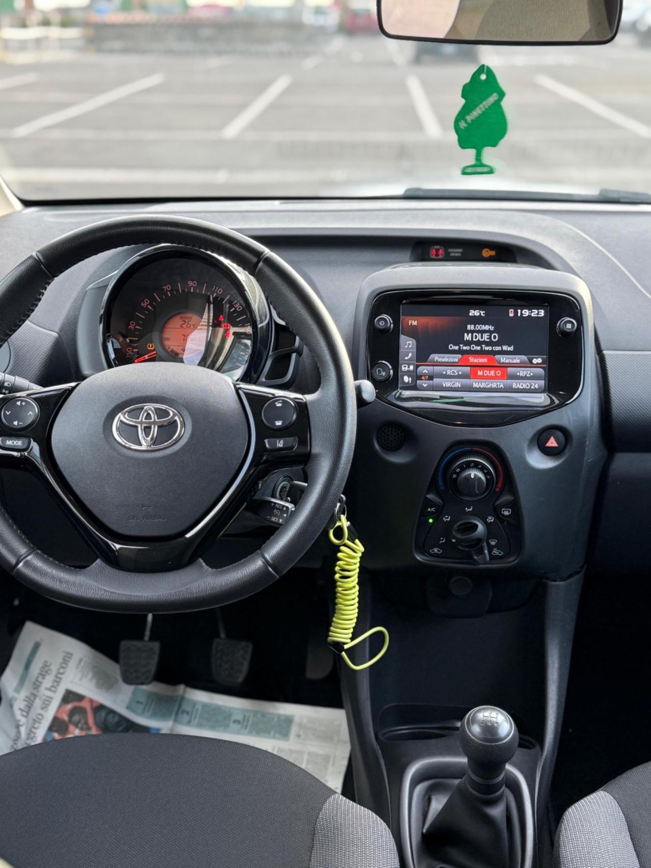 Toyota Aygo 1.0 VVT-i 69 CV 5 porte x-business