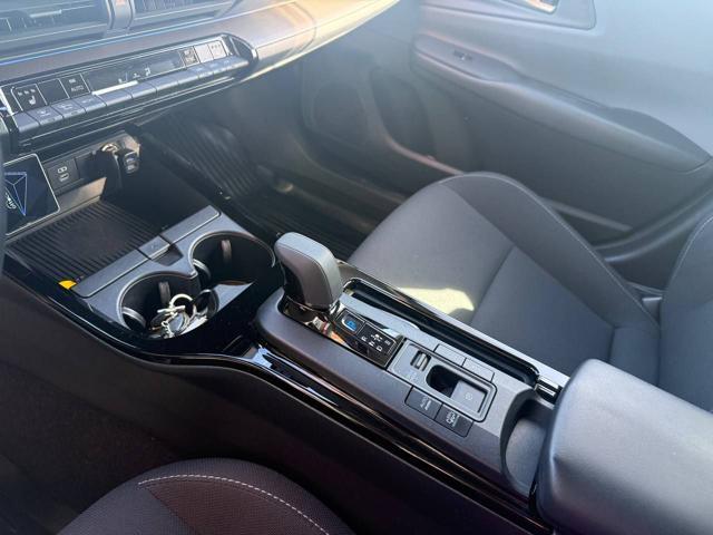 TOYOTA Prius 2.0 Plug-in Hybrid Lounge