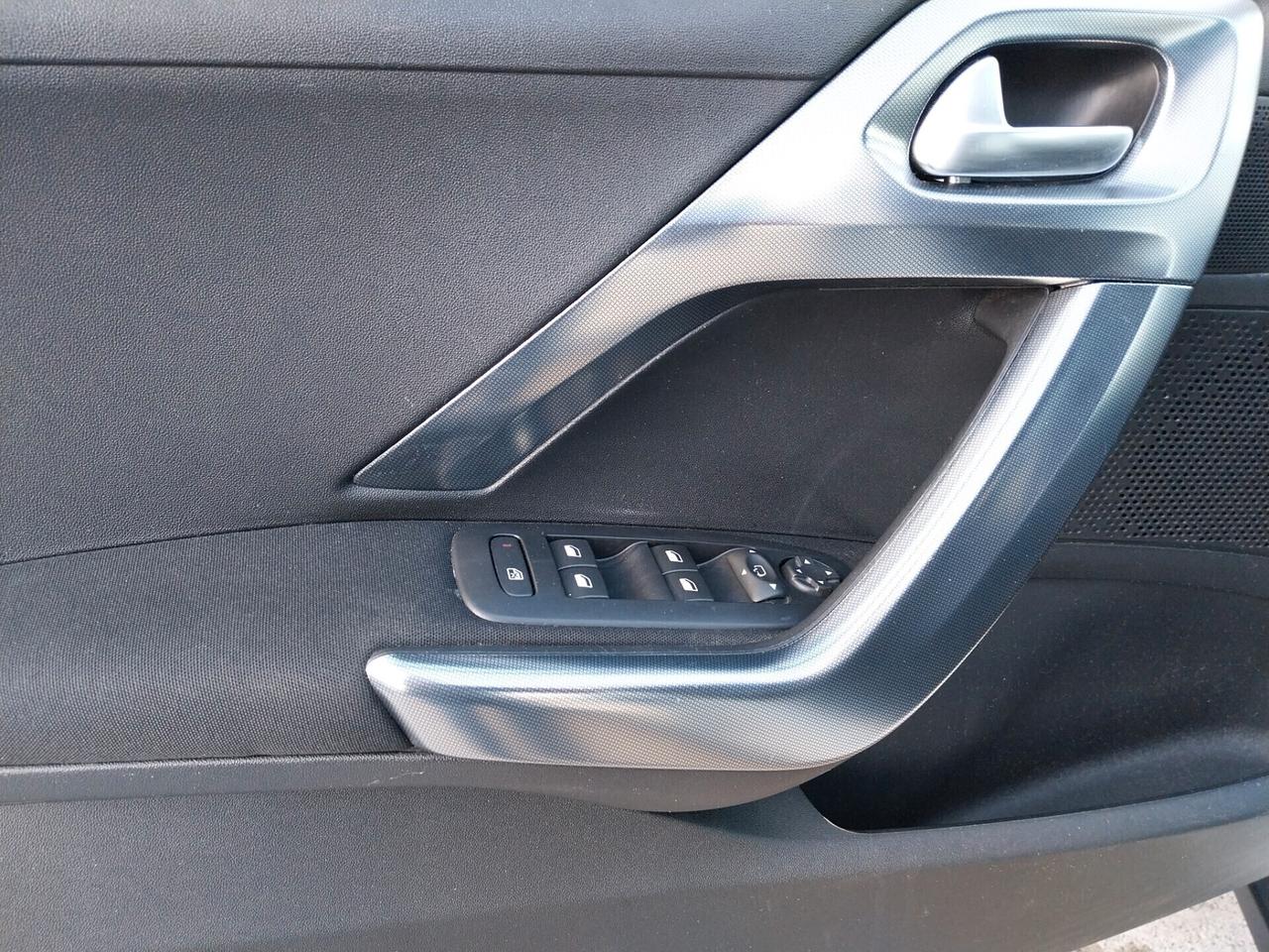 PEUGEOT 2008 1.6 DIESEL SOLO 90.000 KM ALLURE 2019