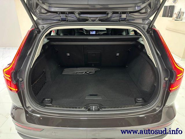 VOLVO V60 B4 (d) automatico Ultimate Dark