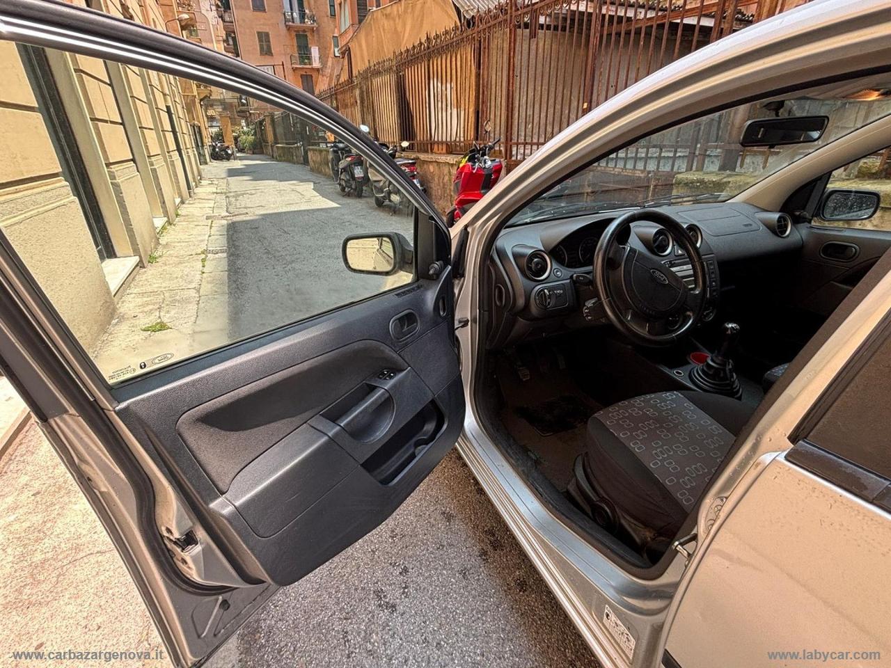 FORD Fiesta 1.2 16V 5p. Ambiente