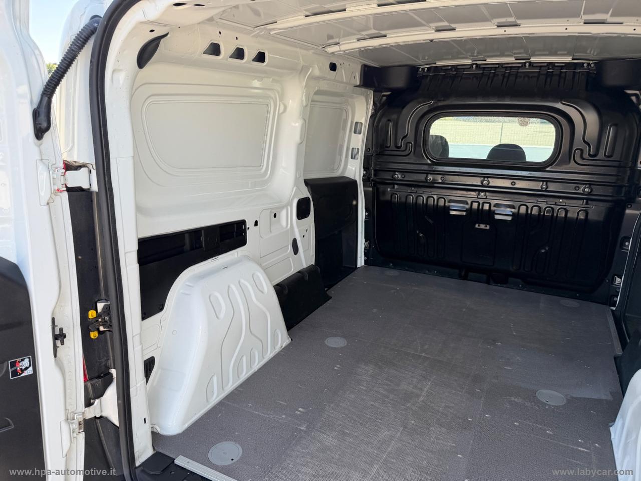 FIAT Doblò 1.6 MJT 120CV MAXI 3 POSTI NAVI RETROCAMERA CLIMA AUTOMATICO