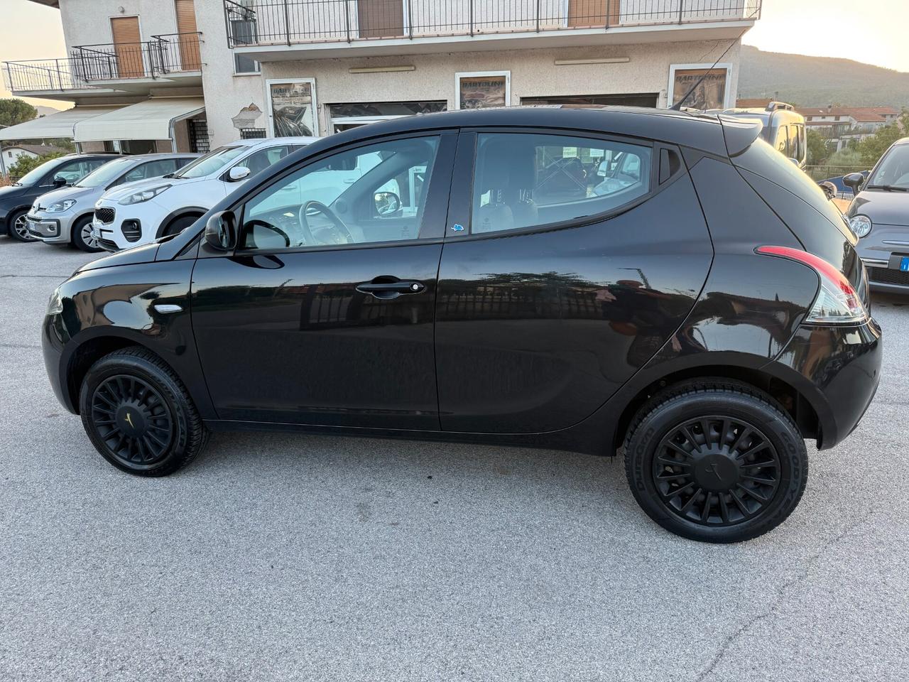 Lancia Ypsilon 0.9 TwinAir 5 porte Metano Ecochic Elefantino Blu