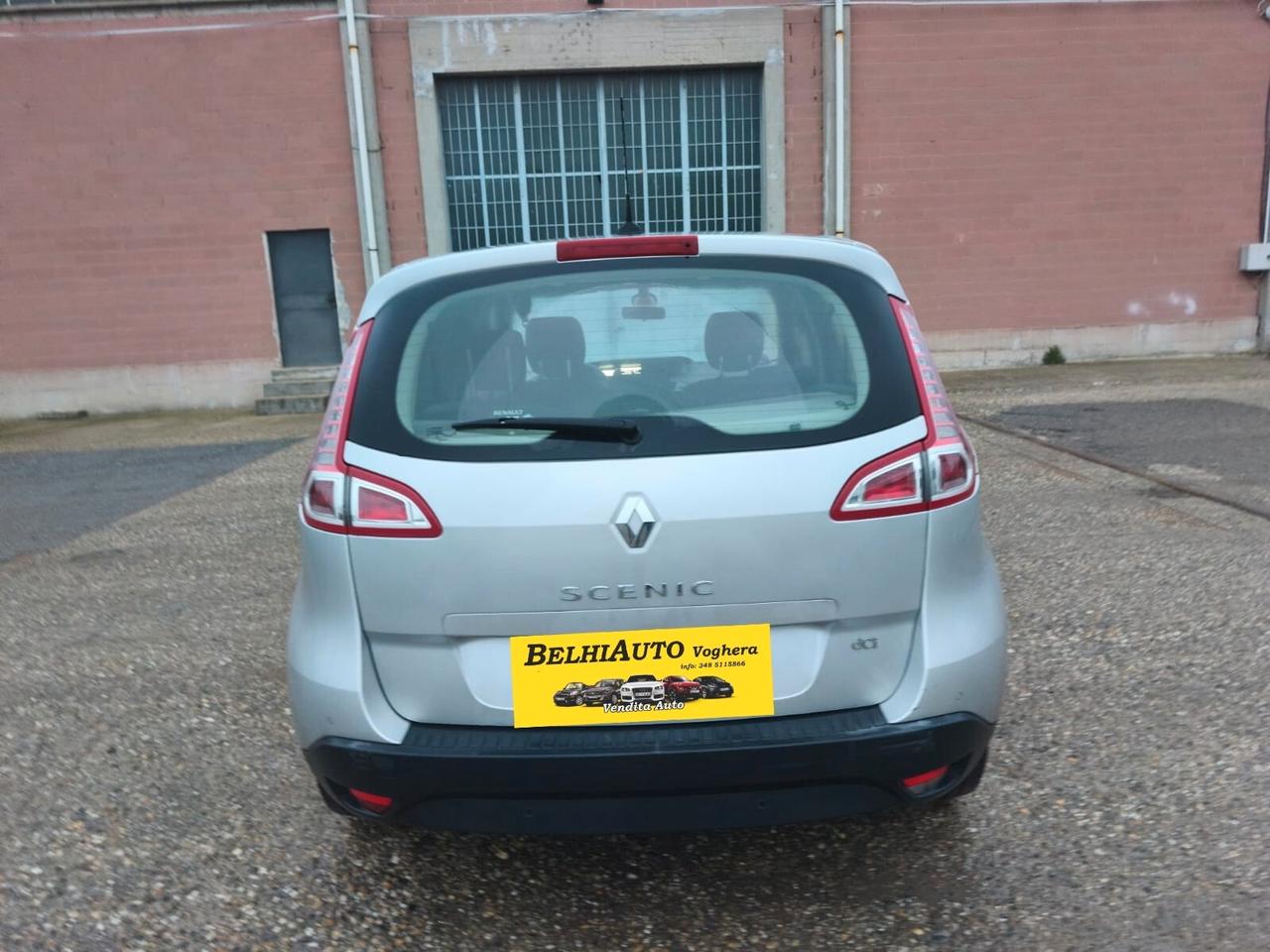 Renault Scenic 2012---1.5 Diesel