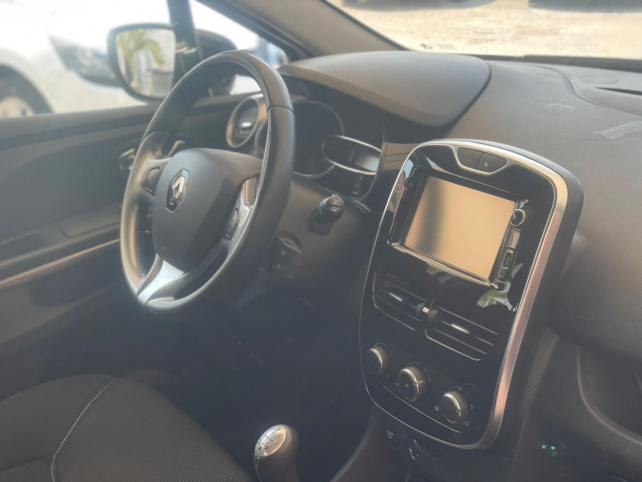 Renault Clio 1.2 75CV 5 porte Costume National