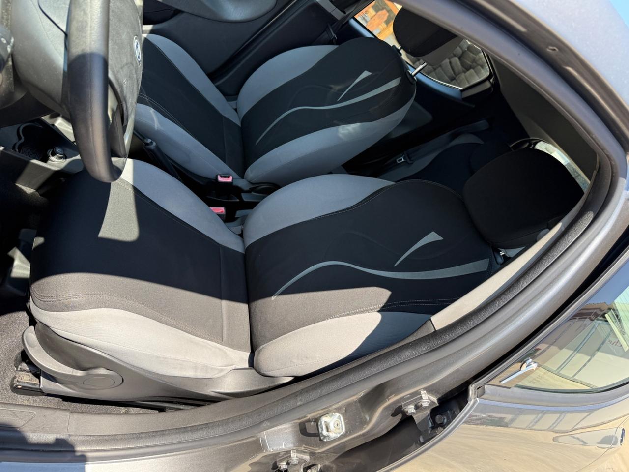 Lancia Ypsilon 1.2 69 CV 5 porte Gold