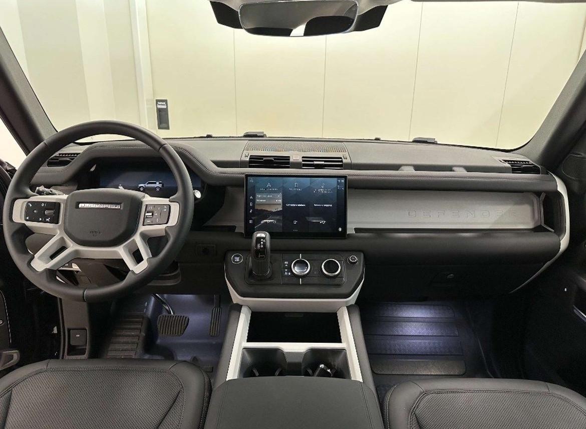 Land Rover Defender 110 3.0D I6 250 CV AWD Auto X-Dynamic NOLEGGIO 12 MESI
