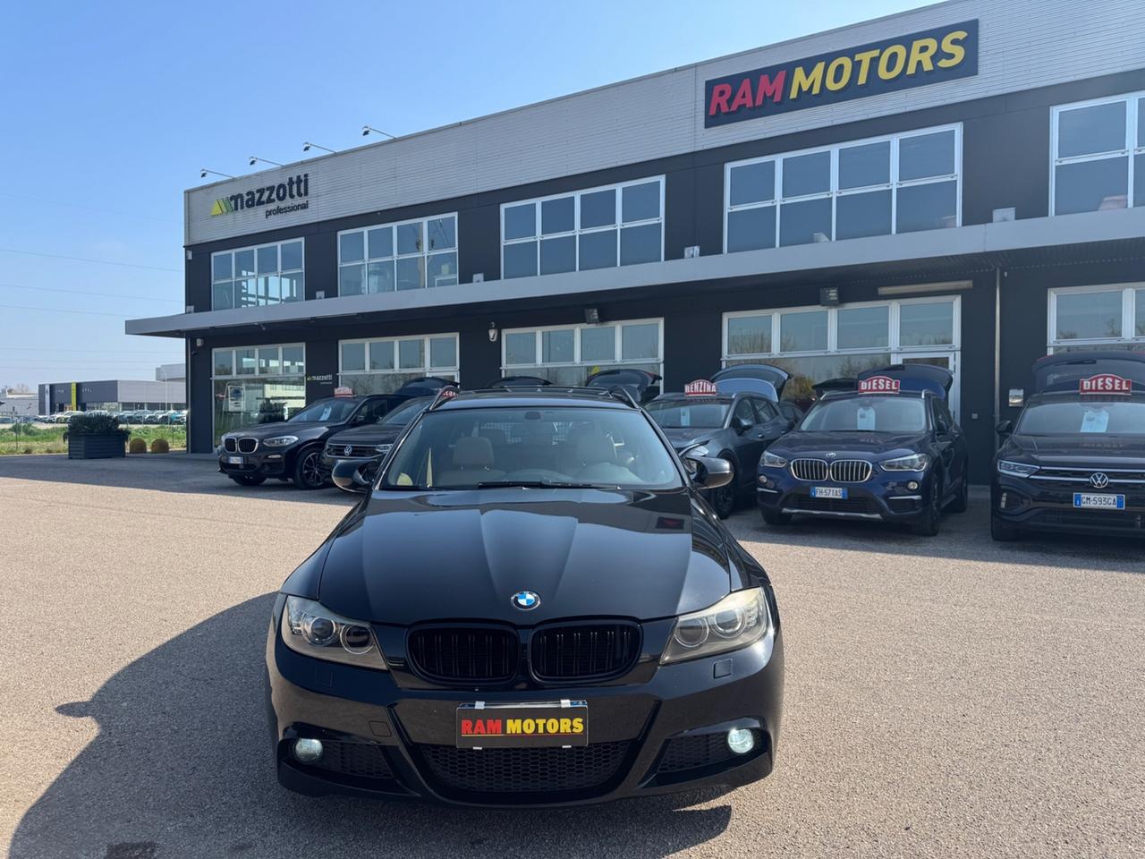 Bmw 320d Touring M-Sport auto tetto navi pelle