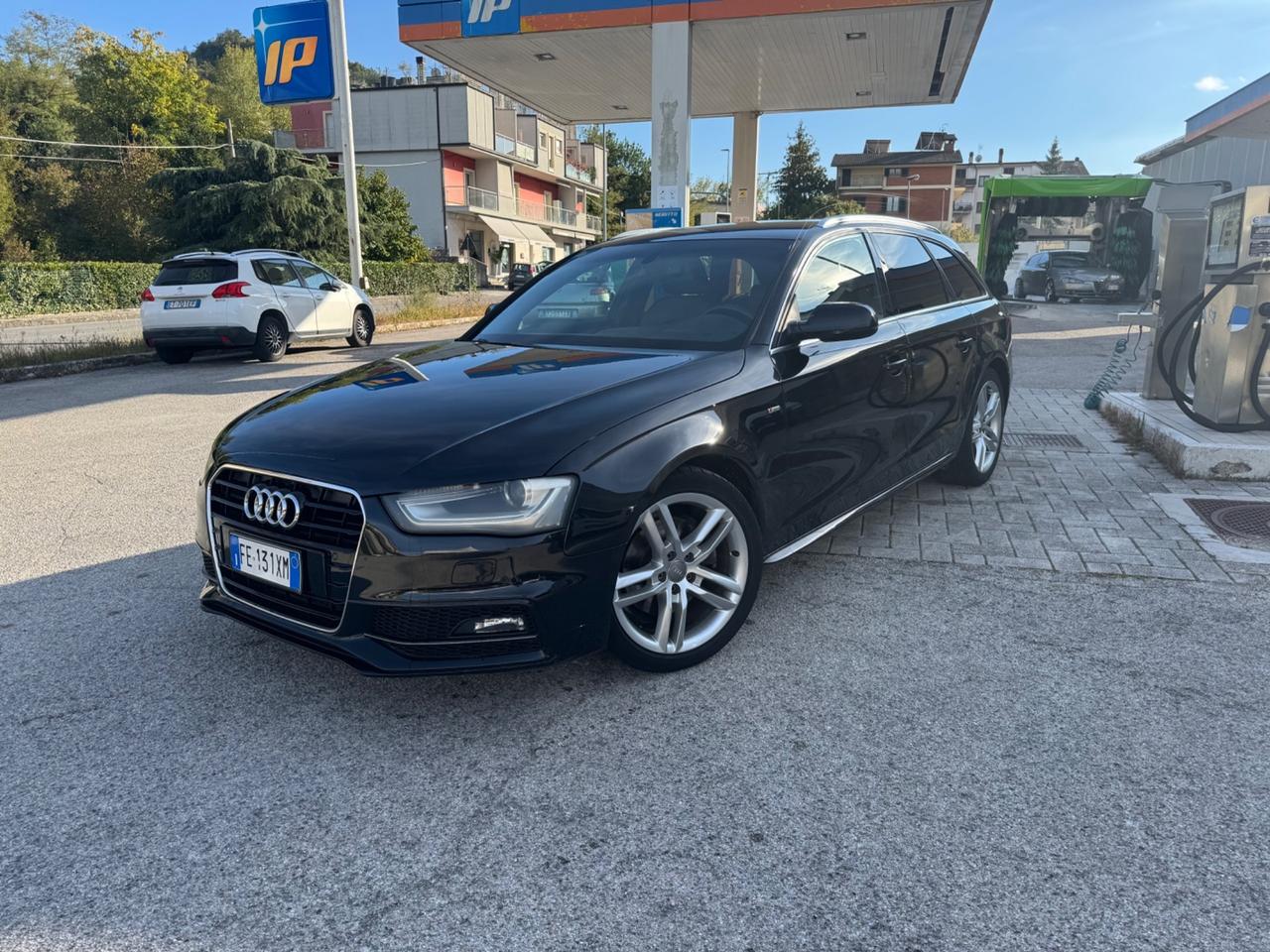 Audi A4 Avant 2.0 TDI S LINE