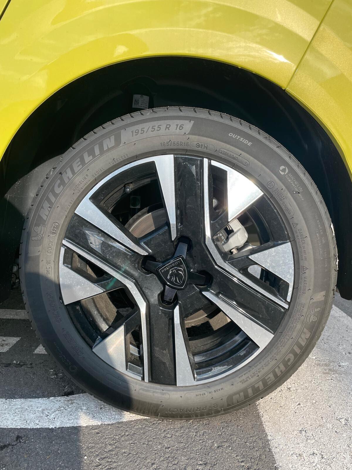 Peugeot 208 1.2 Allure turbo benzina 100 cv